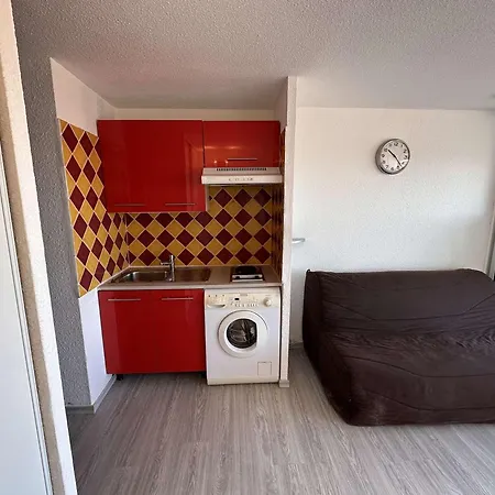 Apartment Renove 4 Pers Au Grau-du-roi Avec Piscine Et Parking Le Grau-du-Roi