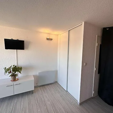Renove 4 Pers Au Grau-du-roi Avec Piscine Et Parking - Fr-1-731-117 Appartement