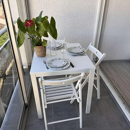 Apartment Renove 4 Pers Au Grau-du-roi Avec Piscine Et Parking