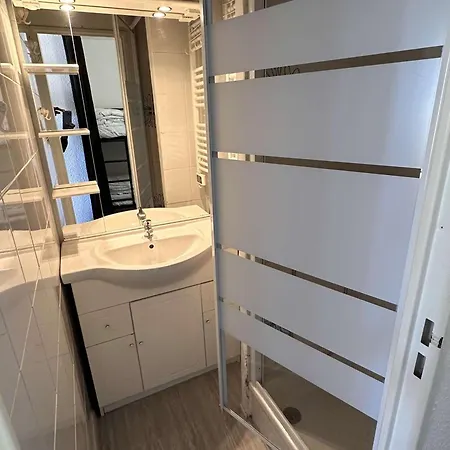 Appartement Renove 4 Pers Au Grau-du-roi Avec Piscine Et Parking - Fr-1-731-117 *