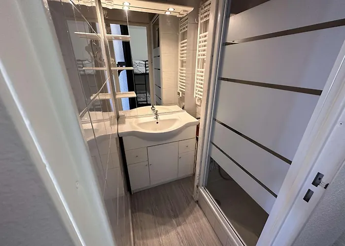 Renove 4 Pers Au Grau-du-roi Avec Piscine Et Parking - Fr-1-731-117 * Ле-Гро-дю-Руа